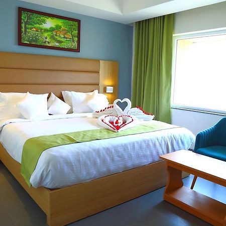 Abhayaa Hotel 维沙卡帕特南 外观 照片