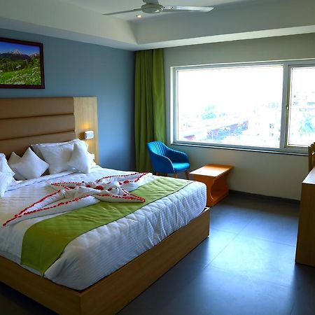 Abhayaa Hotel 维沙卡帕特南 外观 照片