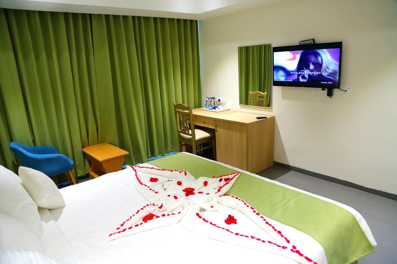 Abhayaa Hotel 维沙卡帕特南 外观 照片