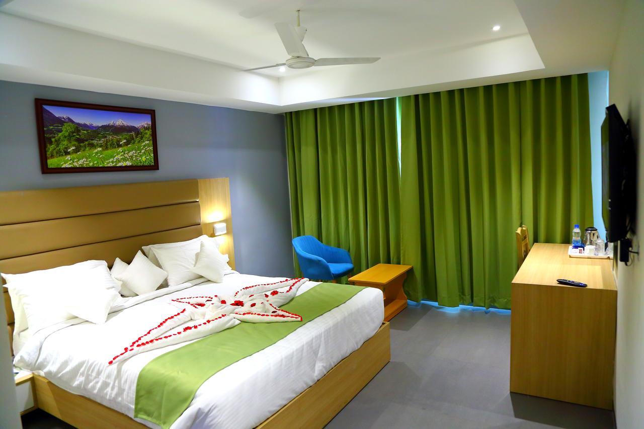 Abhayaa Hotel 维沙卡帕特南 外观 照片