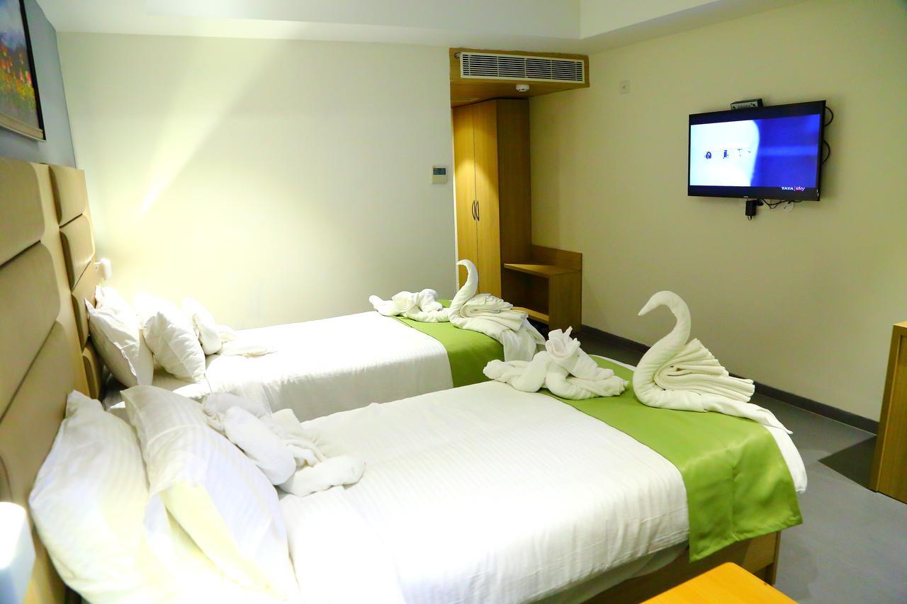 Abhayaa Hotel 维沙卡帕特南 外观 照片