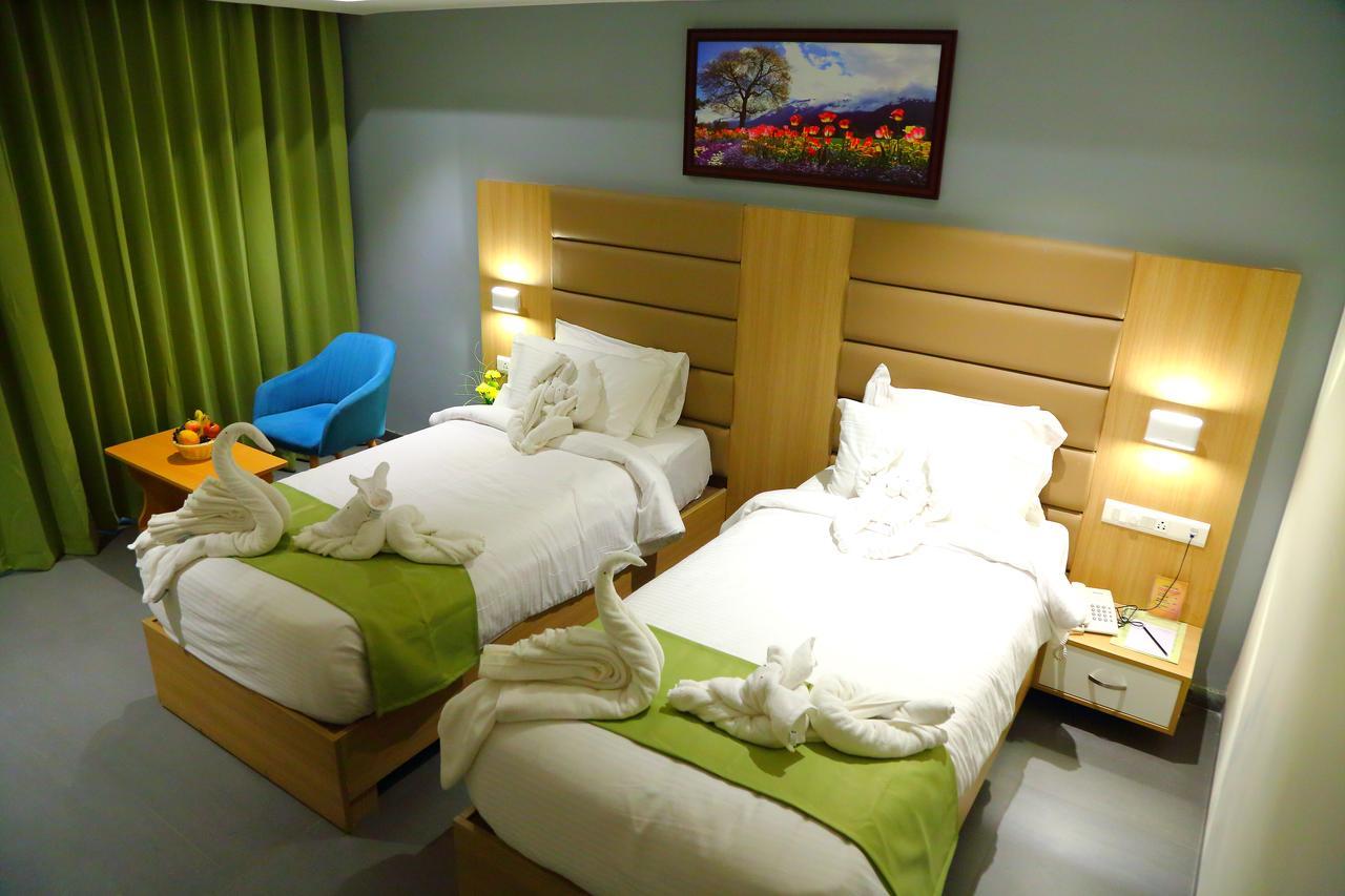 Abhayaa Hotel 维沙卡帕特南 外观 照片