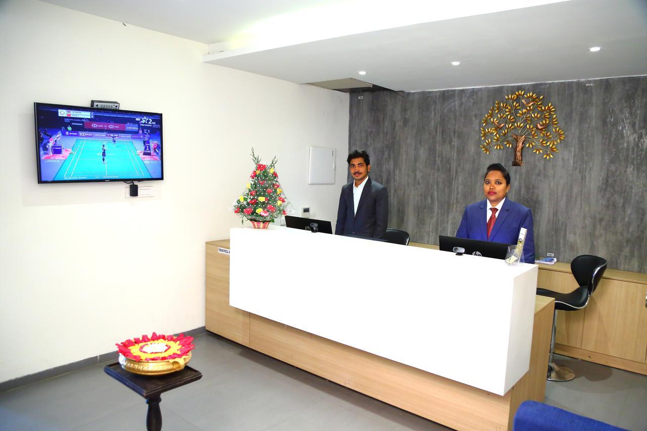 Abhayaa Hotel 维沙卡帕特南 外观 照片